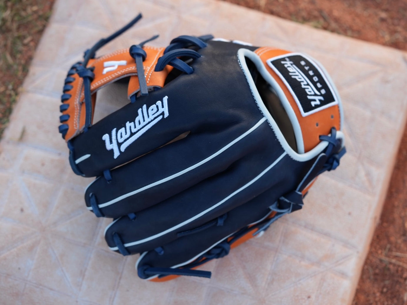 Y2 Maven Steer - 279 Model Orange and Black 11.50”