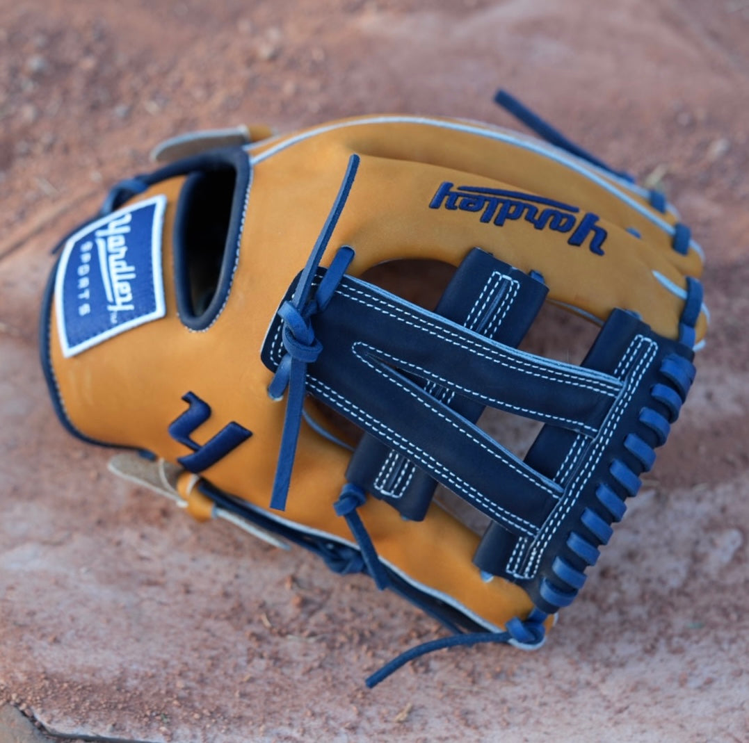 Y2 Maven Steer - 279 Navy and Tan 11.75”