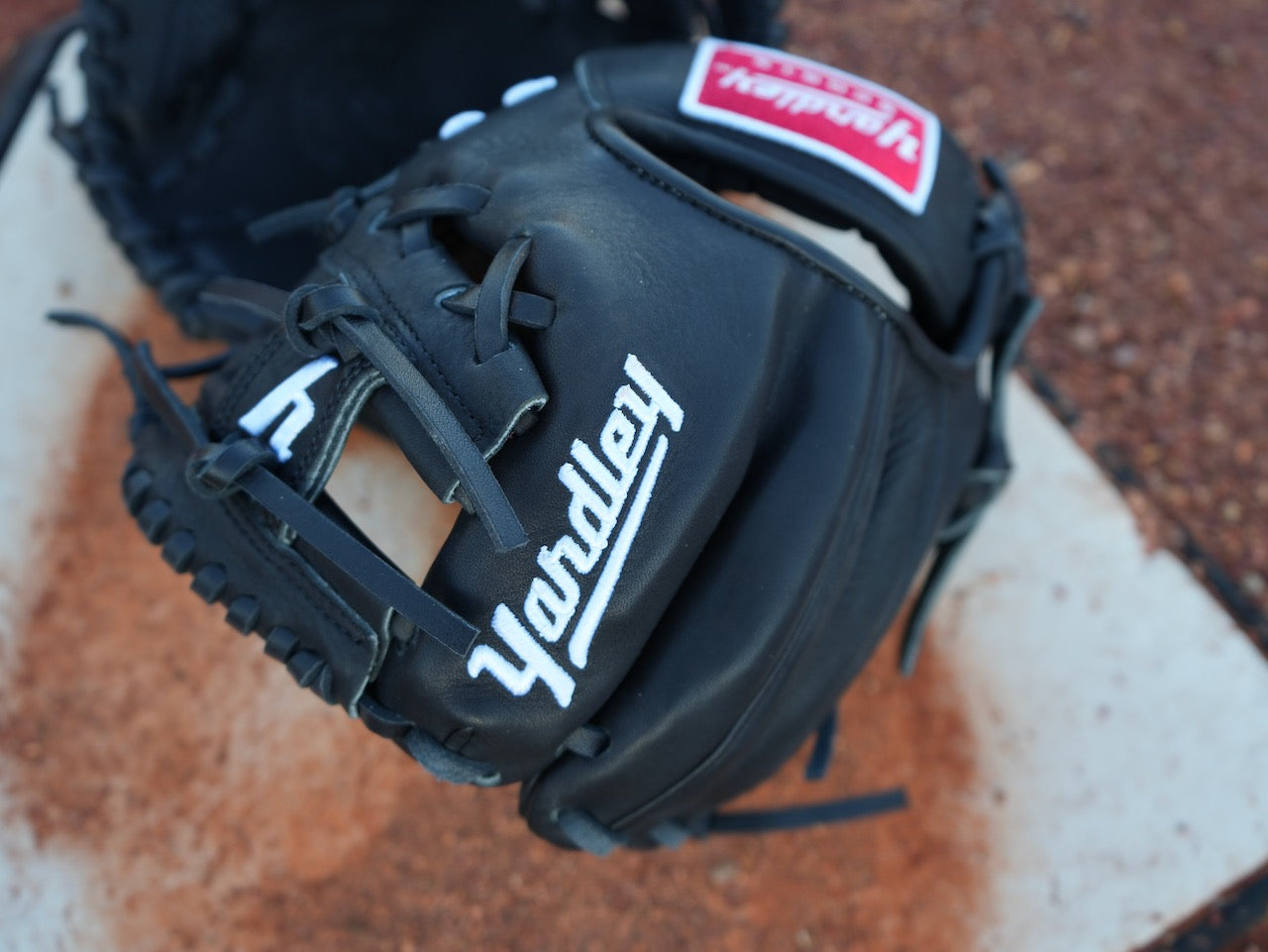 Y3-247 Trainer Black 9.50”