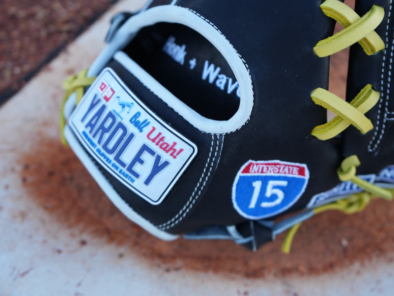 Y2  - 279 Always on the Road Glove 11.50"