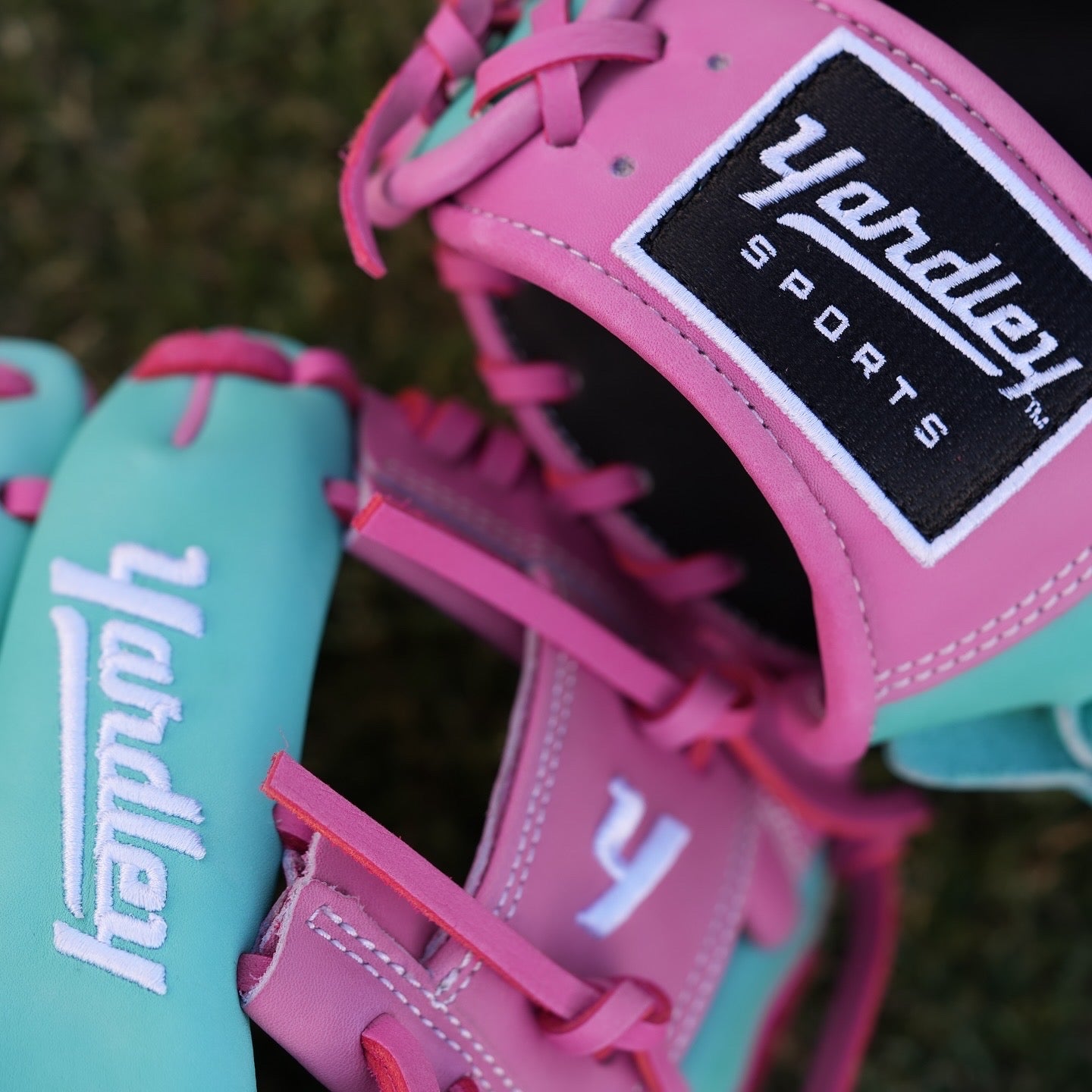 Y1 - 279 Pink and Aqua I-Web 11.50”