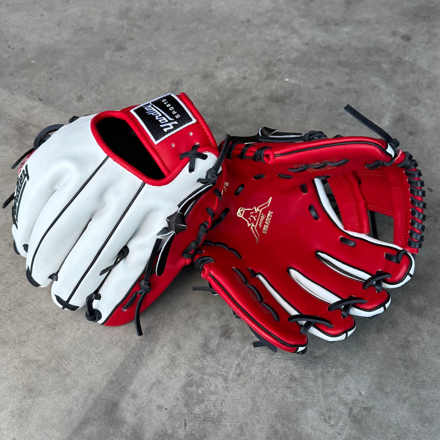 Y2 Maven Steer - 279 Model Black, Red, and White 11.50”