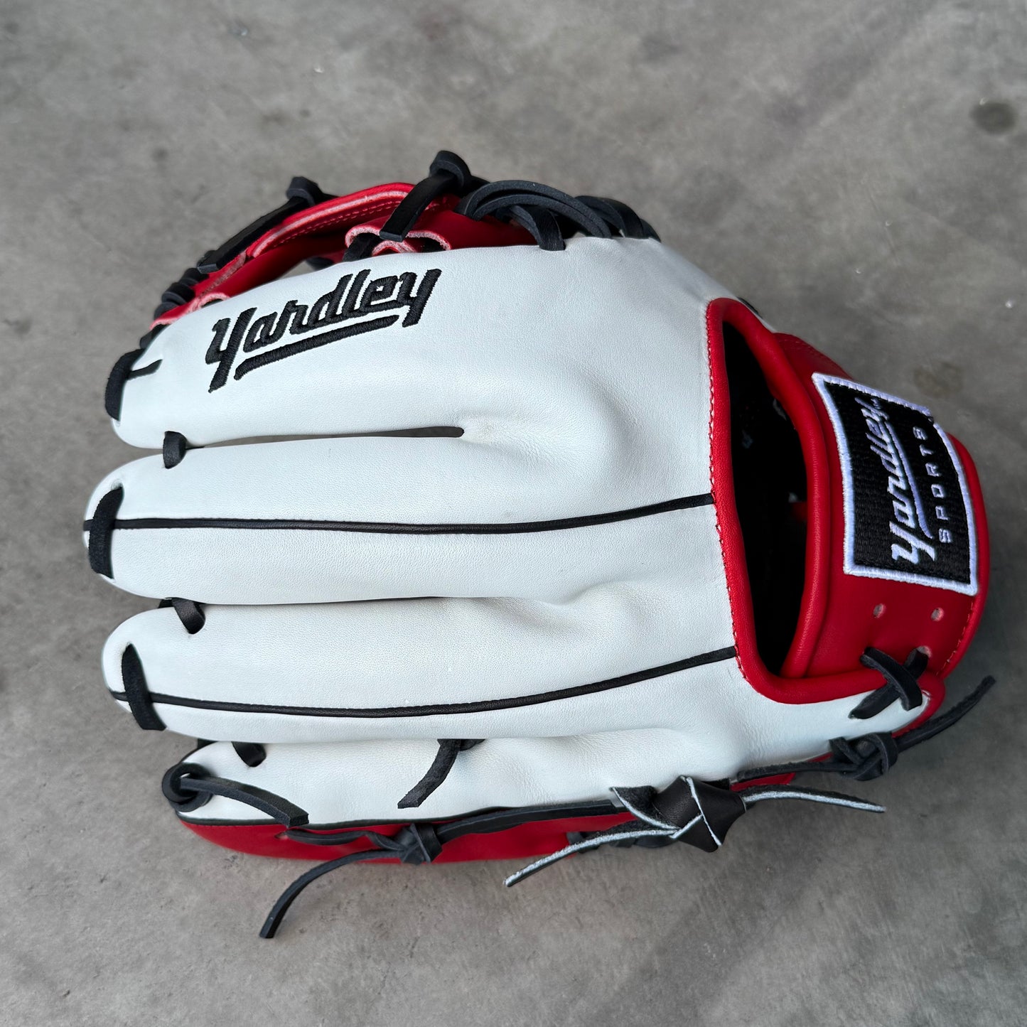 Y2 Maven Steer - 279 Model Black, Red, and White 11.50”