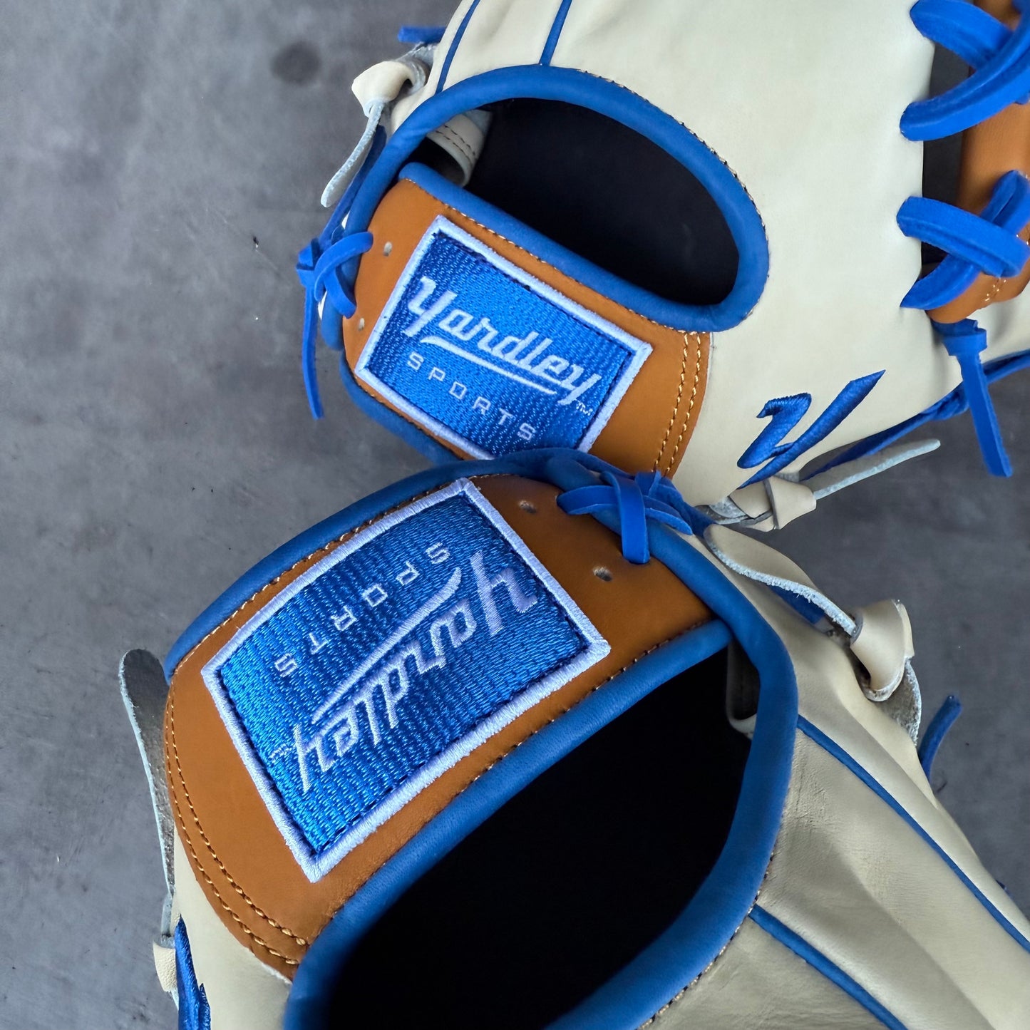 Y2 Maven Steer - 279 Model Tan and Blue 11.50”