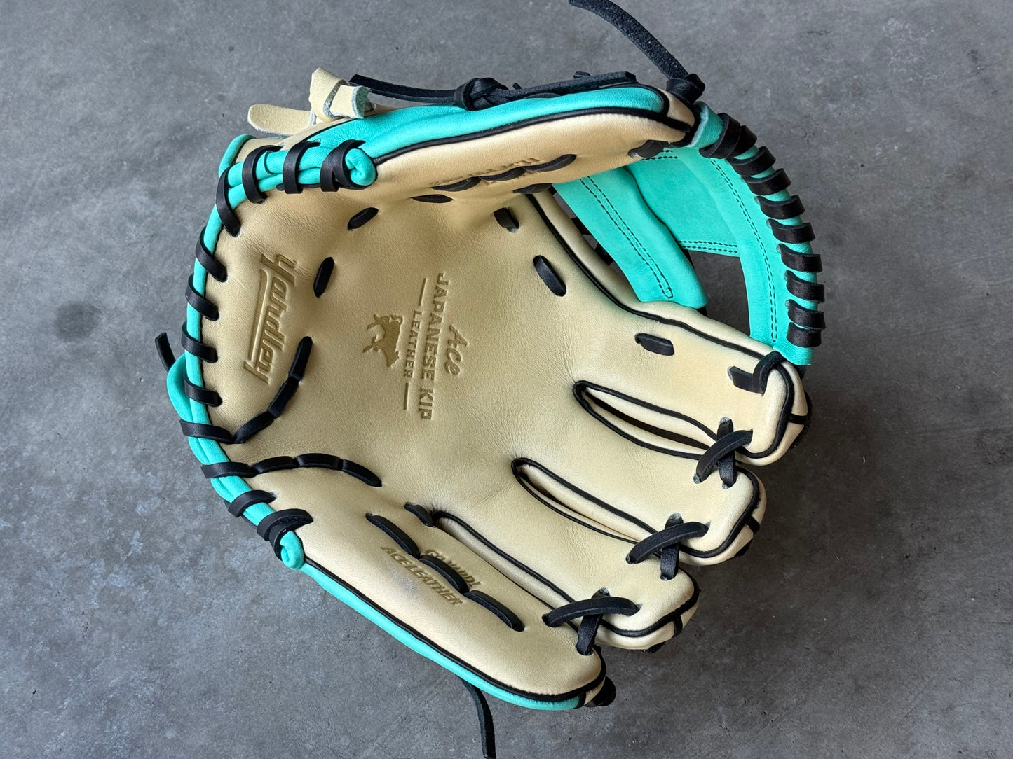 Y1 - 279 Sky Blue and Bone I-Web 11.50”