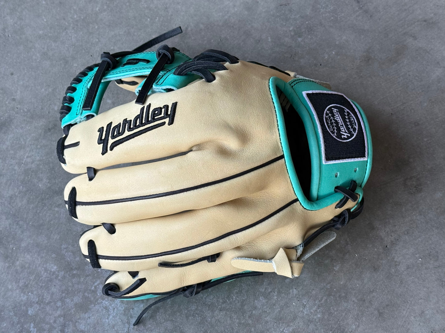 Y1 - 279 Sky Blue and Bone I-Web 11.50”