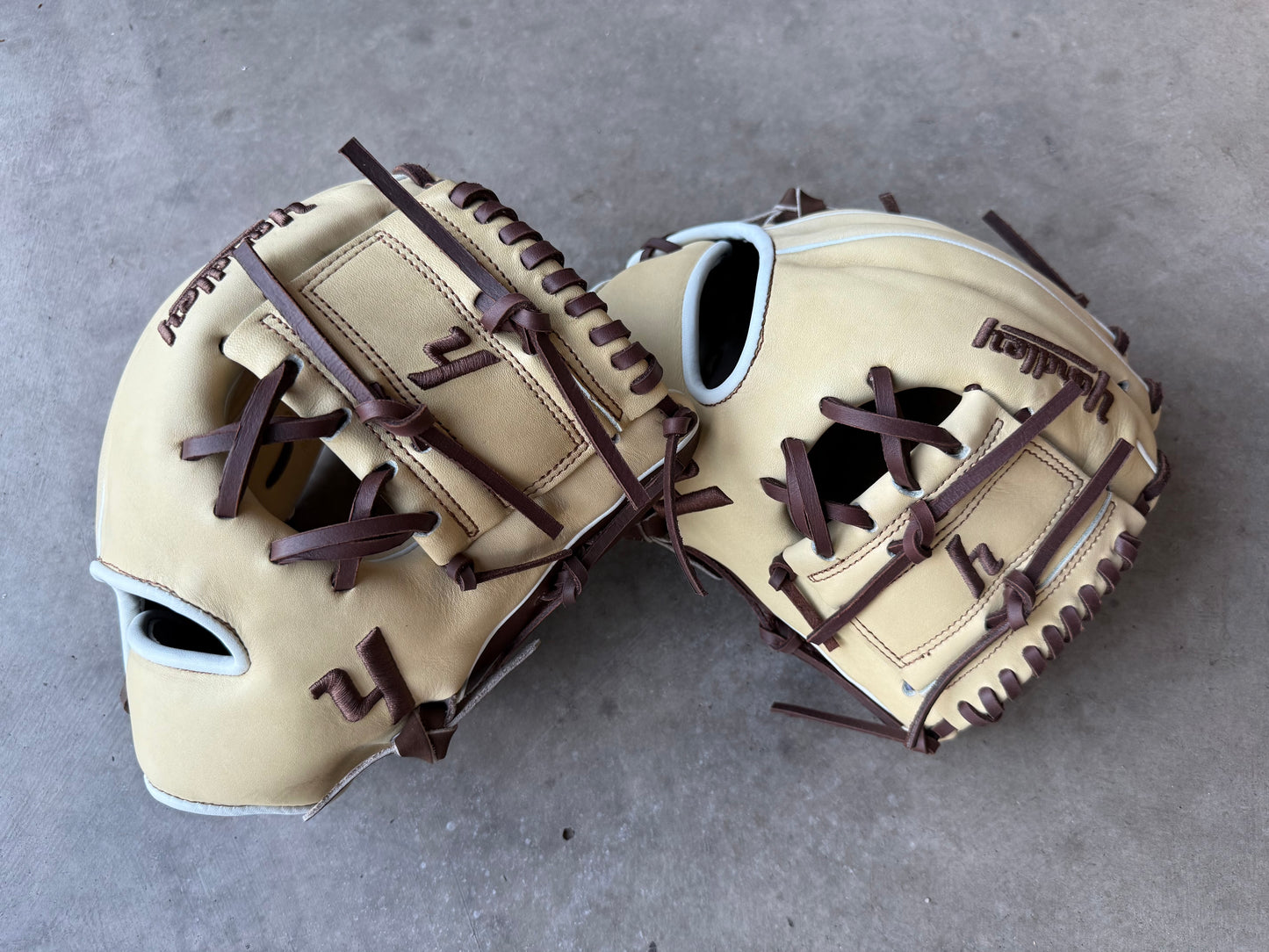 Y2 Maven Steer - 279 Bone, Brown and White 11.50”