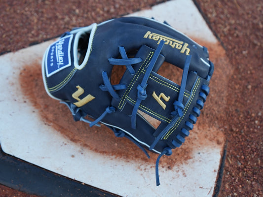 Y2 Maven Steer - 279 Navy Blue and Gold 11.75"