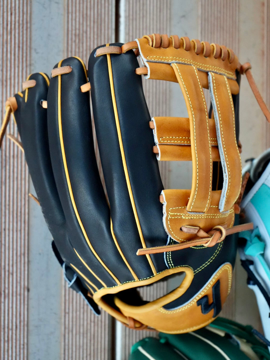 Y2 - Maven Steer - IBEXYS1275 "Hey, That's the BGK Glove"