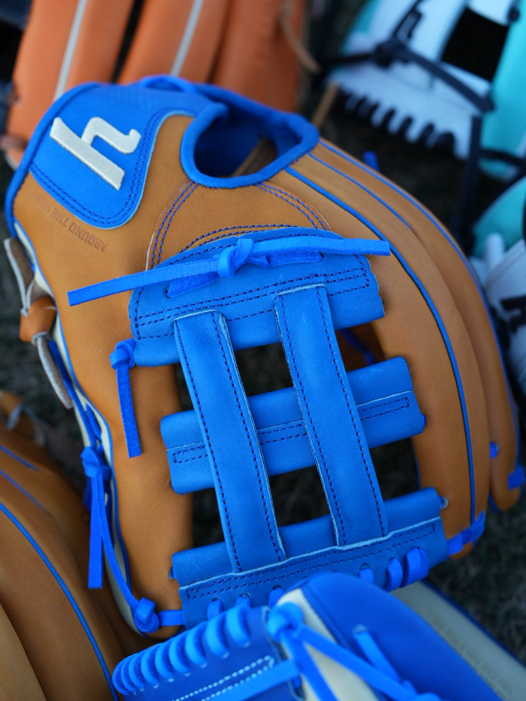 Y1 - Ace Leather - IBEXYS1200 "Dirty Blues"