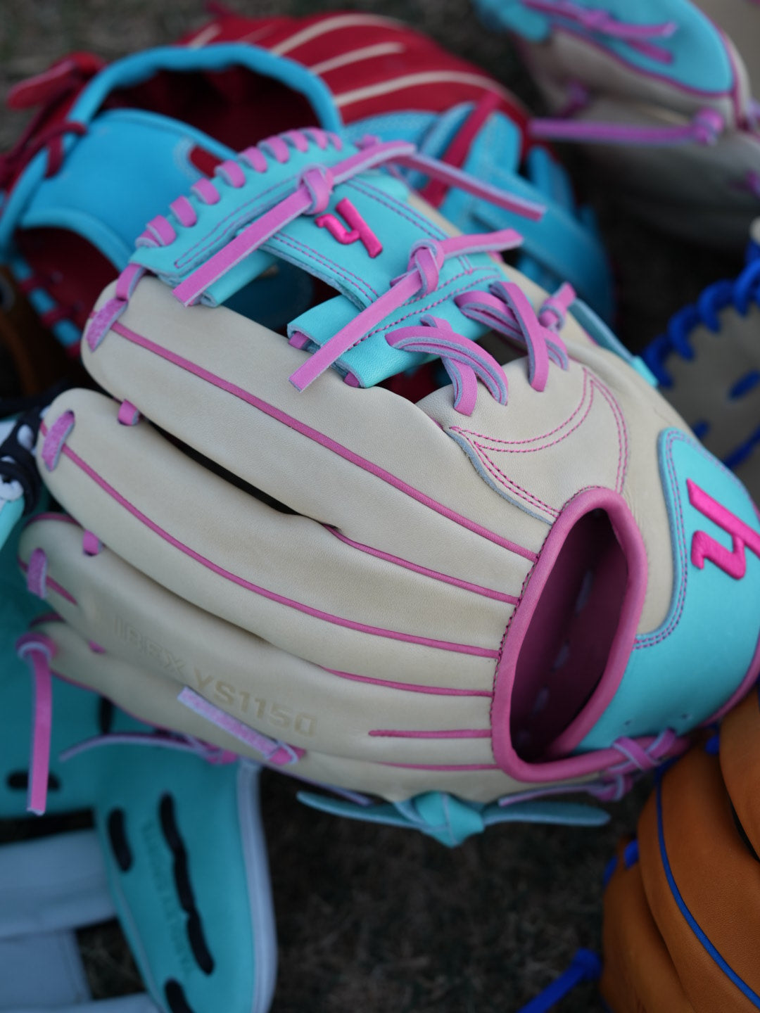 Y2 - Maven Steer - IBEXYS1150 "Cami's Glove"