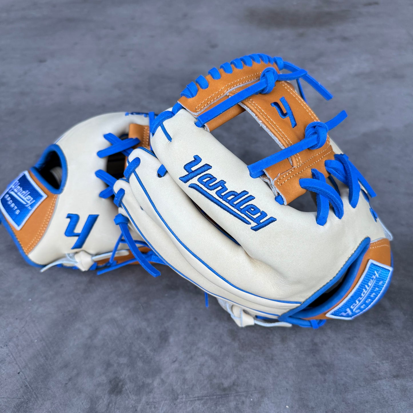 Y2 Maven Steer - 279 Model Tan and Blue 11.50”